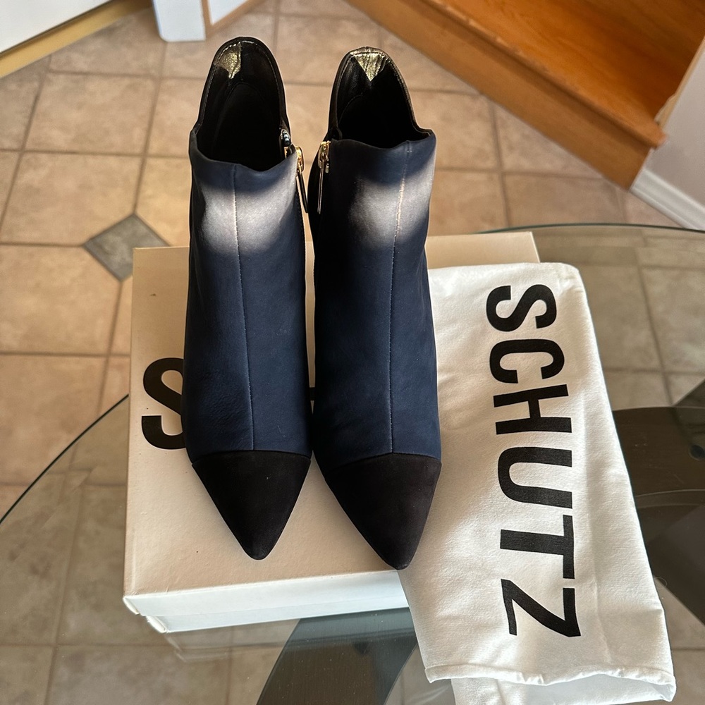Schultz ankle boots